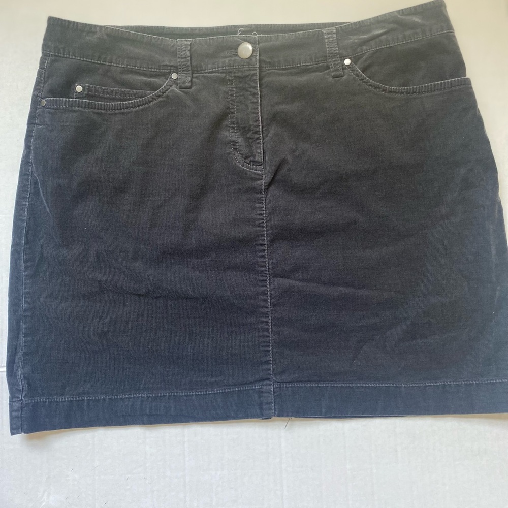 Eileen Fisher Corduroy Black Skirt sz Medium